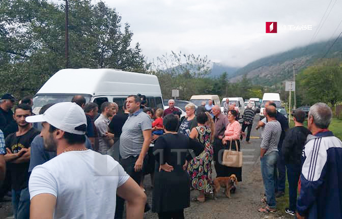 წალენჯიხის სოფელ კანთში მოსახლეობამ სკოლის აშენების მოთხოვნით საპროტესტო აქცია გამართა