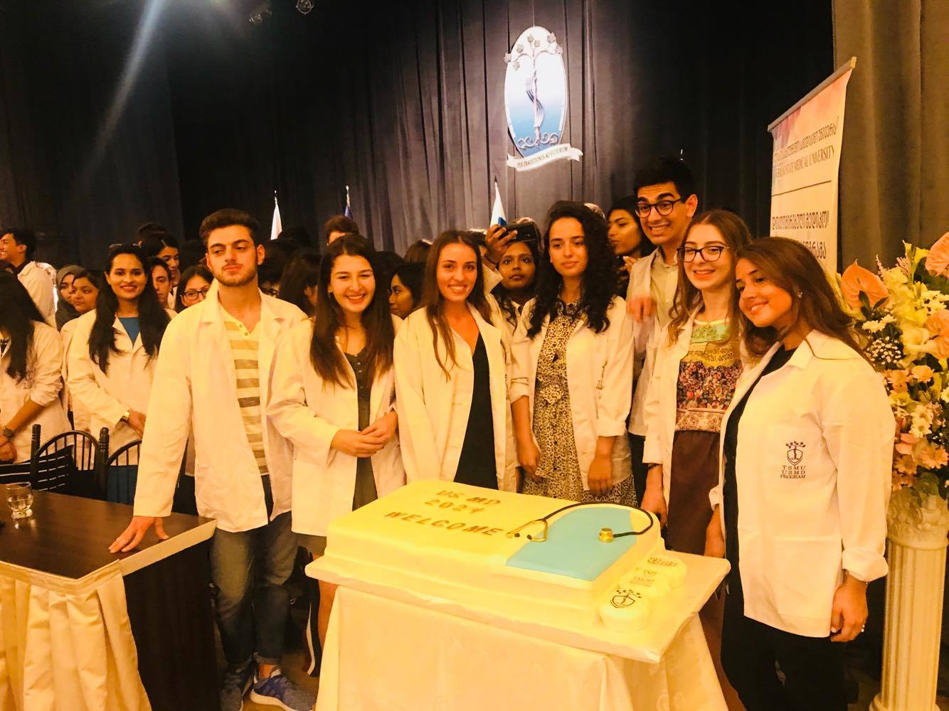 სამედიცინო უნივერსიტეტში დიპლომირებული მედიკოსის ამერიკული პროგრამა „თეთრი ხალათების ცერემონია“ გაიმართა