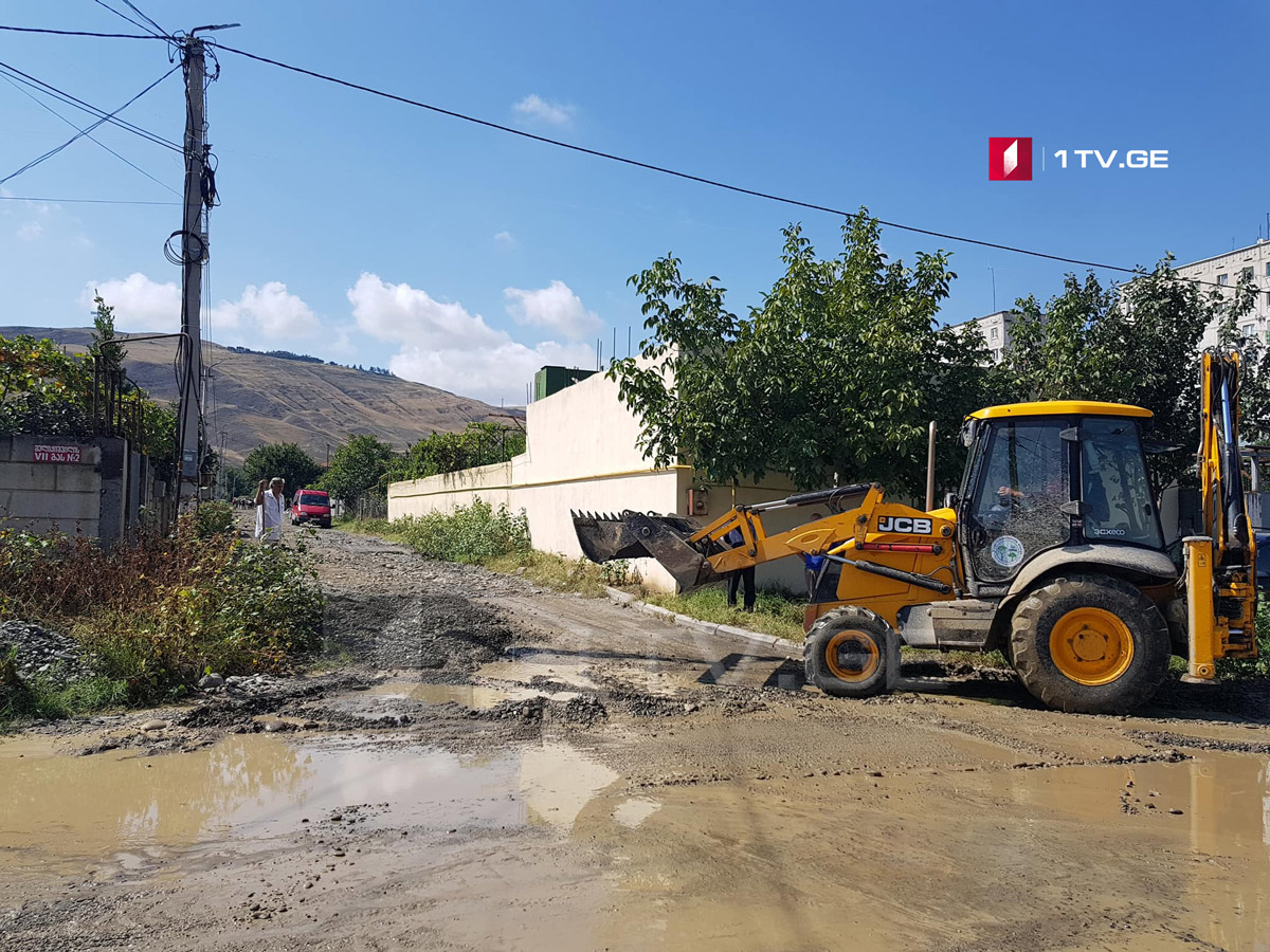 უხვი ნალექის გამო რუსთავში რამდენიმე ქუჩას პრობლემები შეექმნა