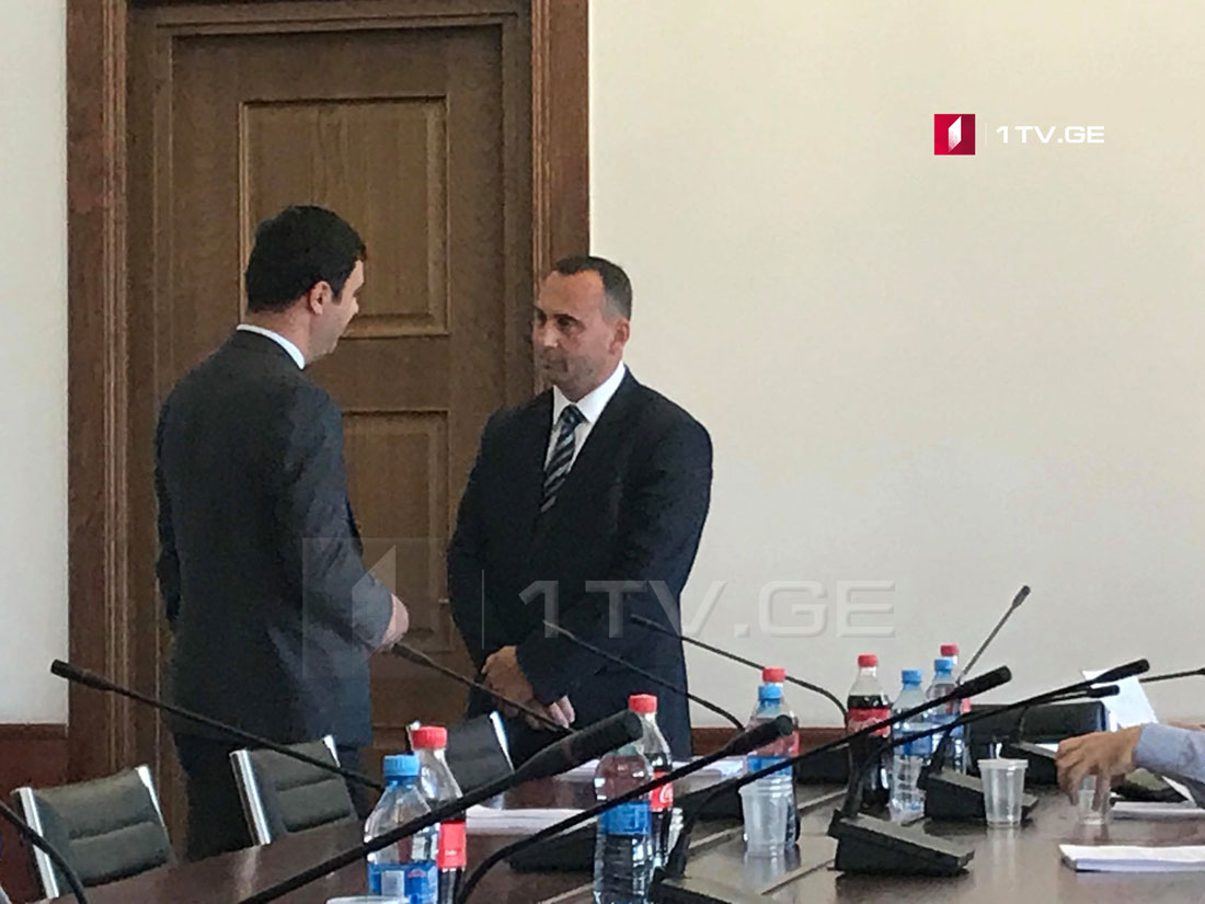 ანზორ ჩუბინიძე პარლამენტში სახელმწიფო დაცვის სპეციალური სამსახურის შესახებ კანონპროექტში ცვლილებებზე ისაუბრებს