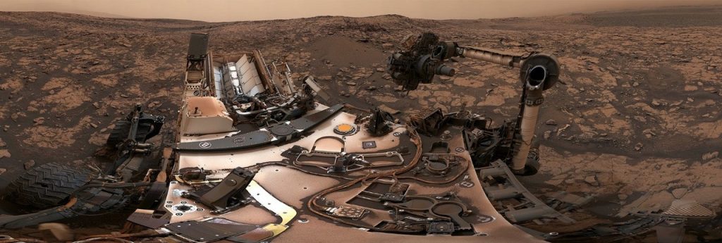 მარსმავალმა Curiosity-მ წითელი პლანეტის მთაზე თვალწარმტაცი პანორამული სელფი გადაიღო