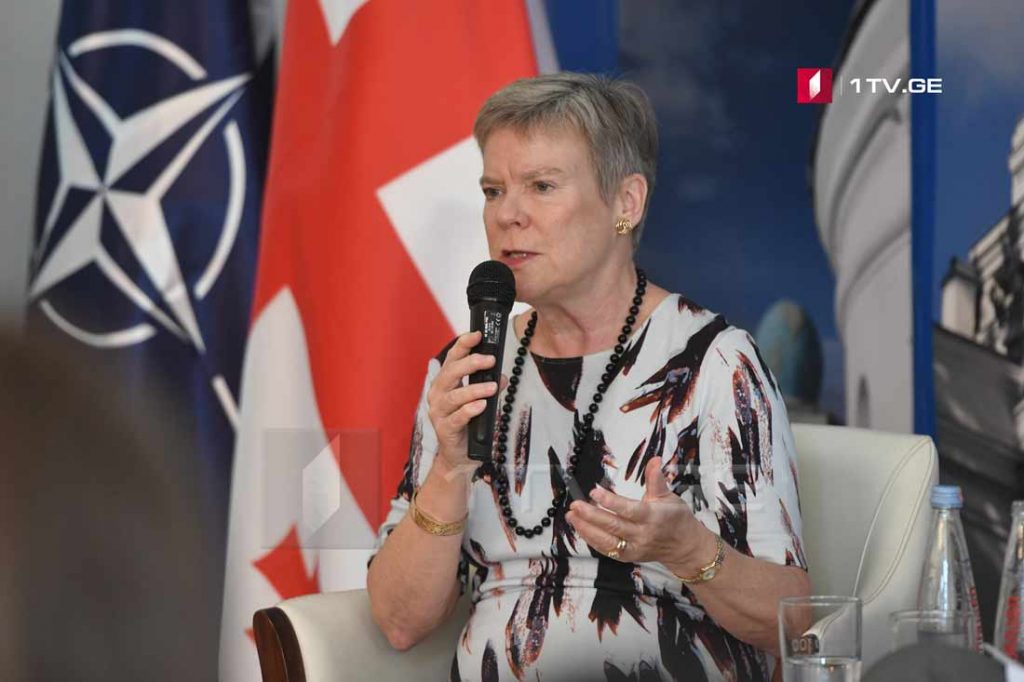 Роуз Гетемюллер – Еще многое предстоит сделать, однако позиция НАТО твердая и ясная, что Грузия станет членом альянса