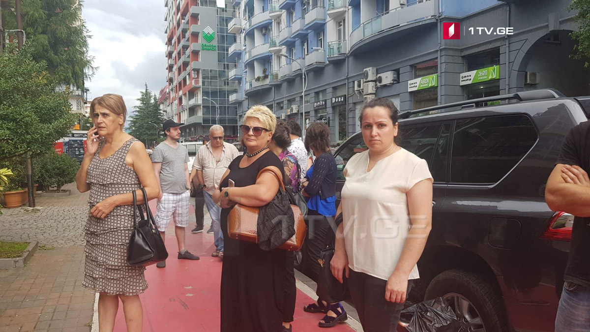 შპს „თბილისის ტრეიდერთა კლუბს“ ბათუმელი მომხმარებლები თაღლითობაში ადანაშაულებენ