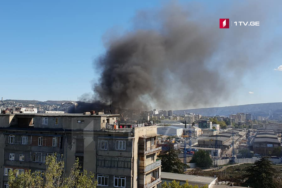 ელიავას ბაზრობაზე, ერთ-ერთ საამქროში ხანძარია [ვიდეო]