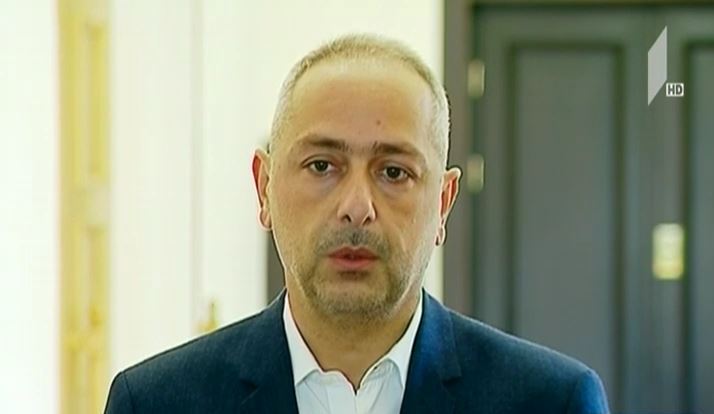 პარლამენტში ნდობის ჯგუფის სხდომა მიმდინარეობს