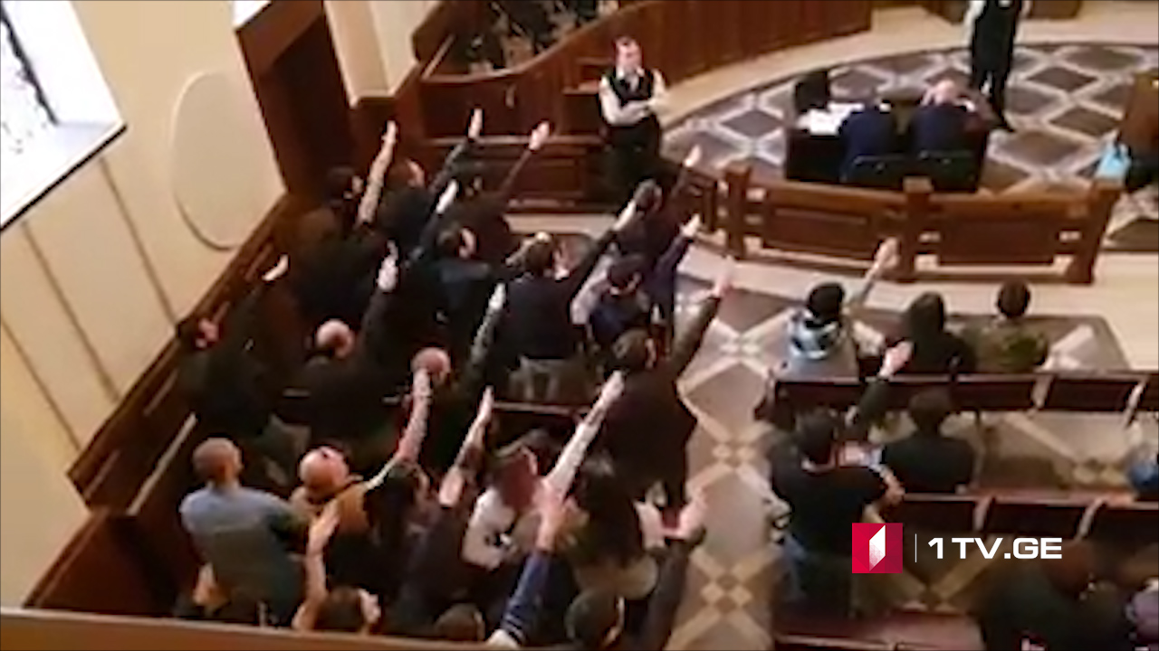 „ეროვნული ერთობის“ წევრ გიორგი ჭელიძეს მხარდამჭერები შეძახილებით დახვდნენ [ვიდეო]