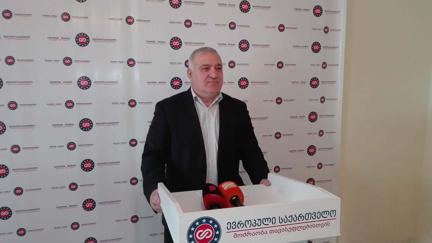 „ევროპული საქართველოს“ აჭარის ორგანიზაციაში აცხადებენ, რომ „ქართული ოცნება“ იძულებული გახდა, ხულოს მერი თანამდებობიდან გაეშვა