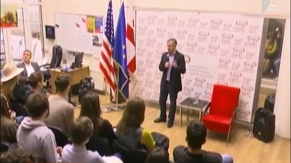 დავით ბაქრაძე ჯიპას სტუდენტებს შეხვდა