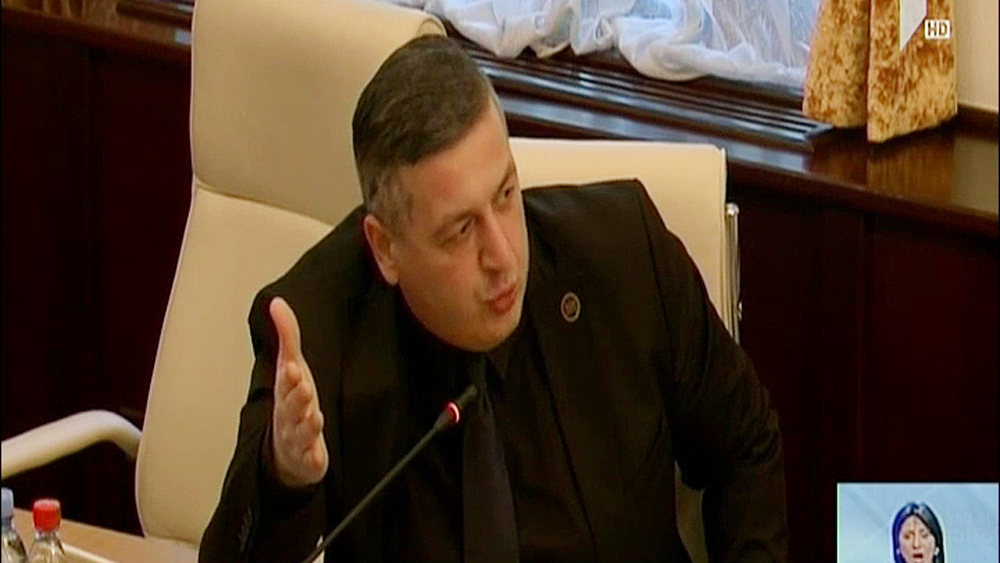 დებატები ბიუროს სხდომაზე