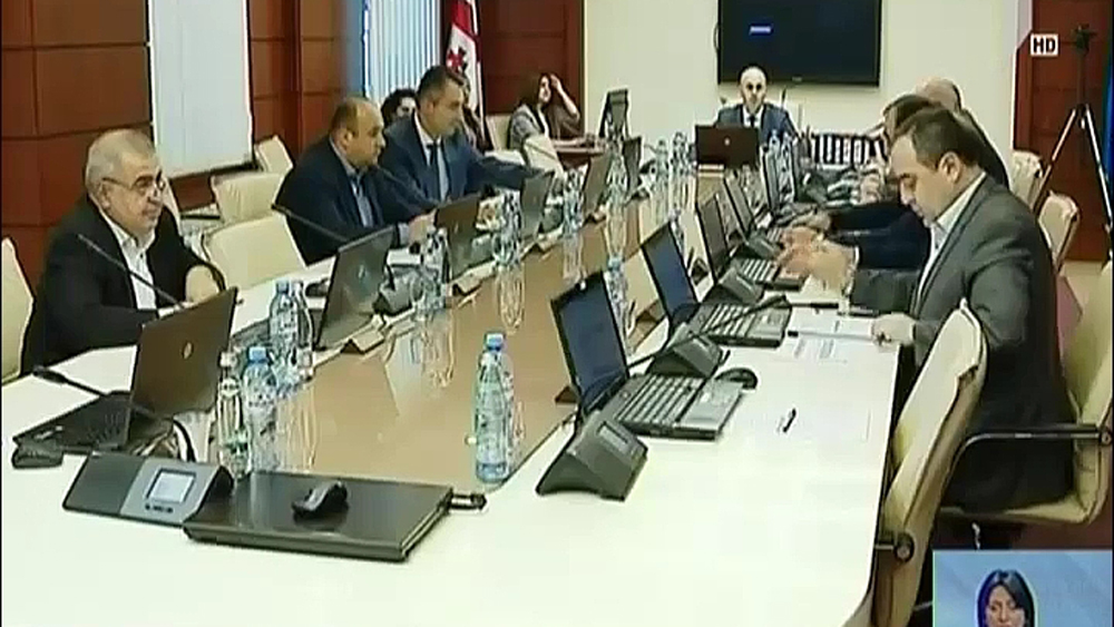 გასაუბრება მოსამართლეებთან
