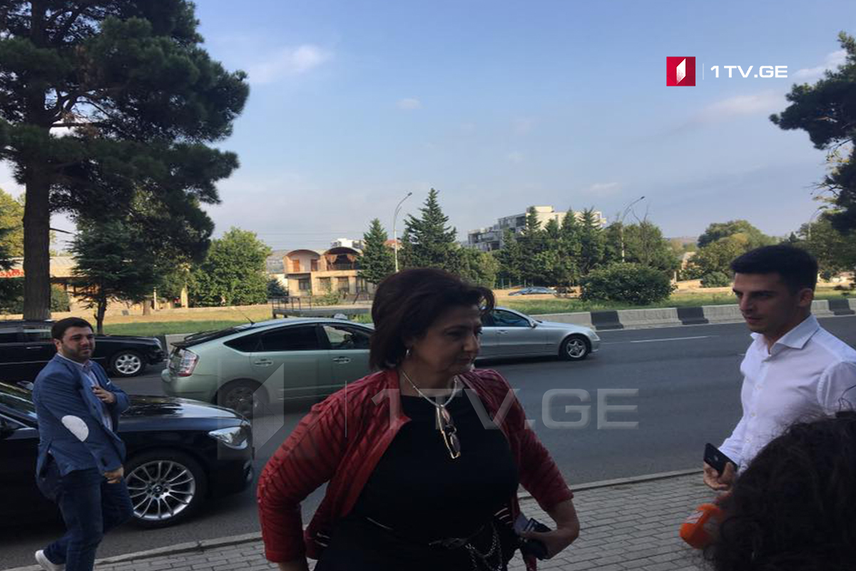 „ომეგა ჯგუფის“ ერთ-ერთი დამფუძნებელი ნატო ჩხეიძე პროკურატურაში გამოკითხვაზე იმყოფება