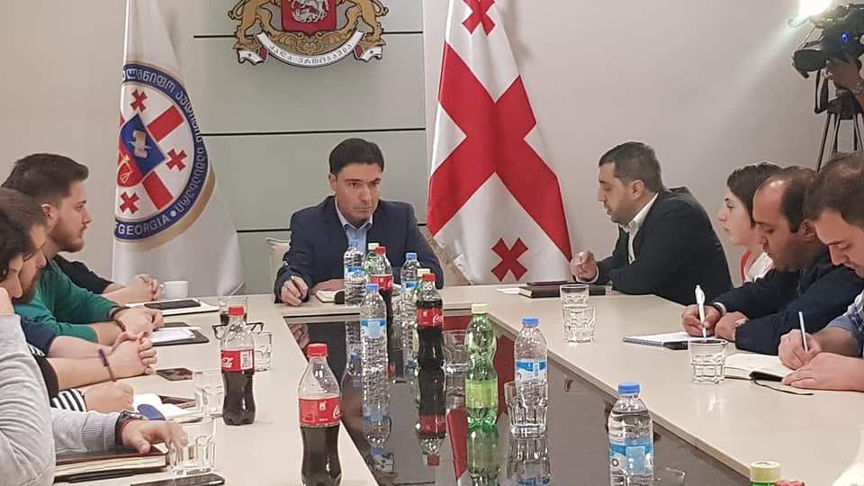 პარტიების შემოწირულობებთან დაკავშირებით 10 ადამიანი აუდიტის სამსახურშია დაბარებული