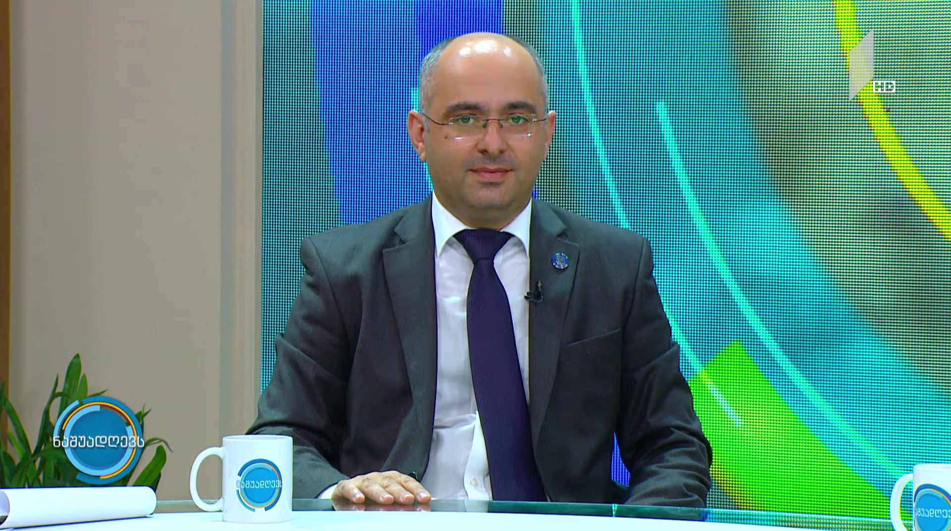 #ნაშუადღევს ფერშეცვლილი და ლიცენზირებული ტაქსები