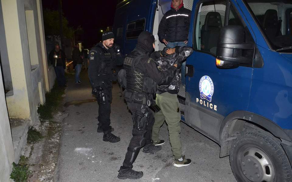 საბერძნეთის პოლიციამ ათენის შემოგარენში ათობით მიგრანტი დააკავა