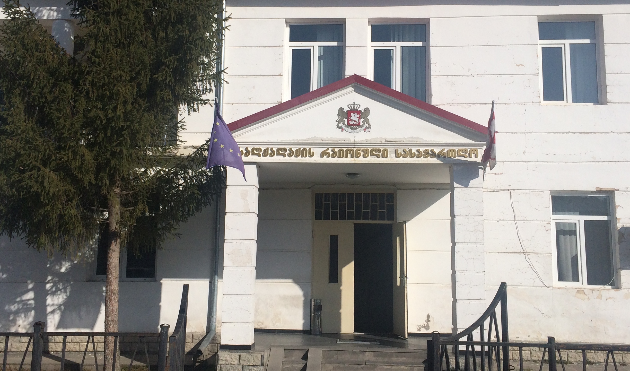 ახალქალაქში ფიზიკური დაპირისპირების ფაქტზე დაკავებული ხუთი პირის მიმართ აღკვეთის ღონისძიებაზე სასამართლო დღეს იმსჯელებს
