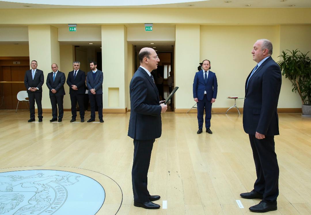 საქართველოს პრეზიდენტს ცხრა ქვეყნის არარეზიდენტმა ელჩმა რწმუნებათა სიგელები გადასცა
