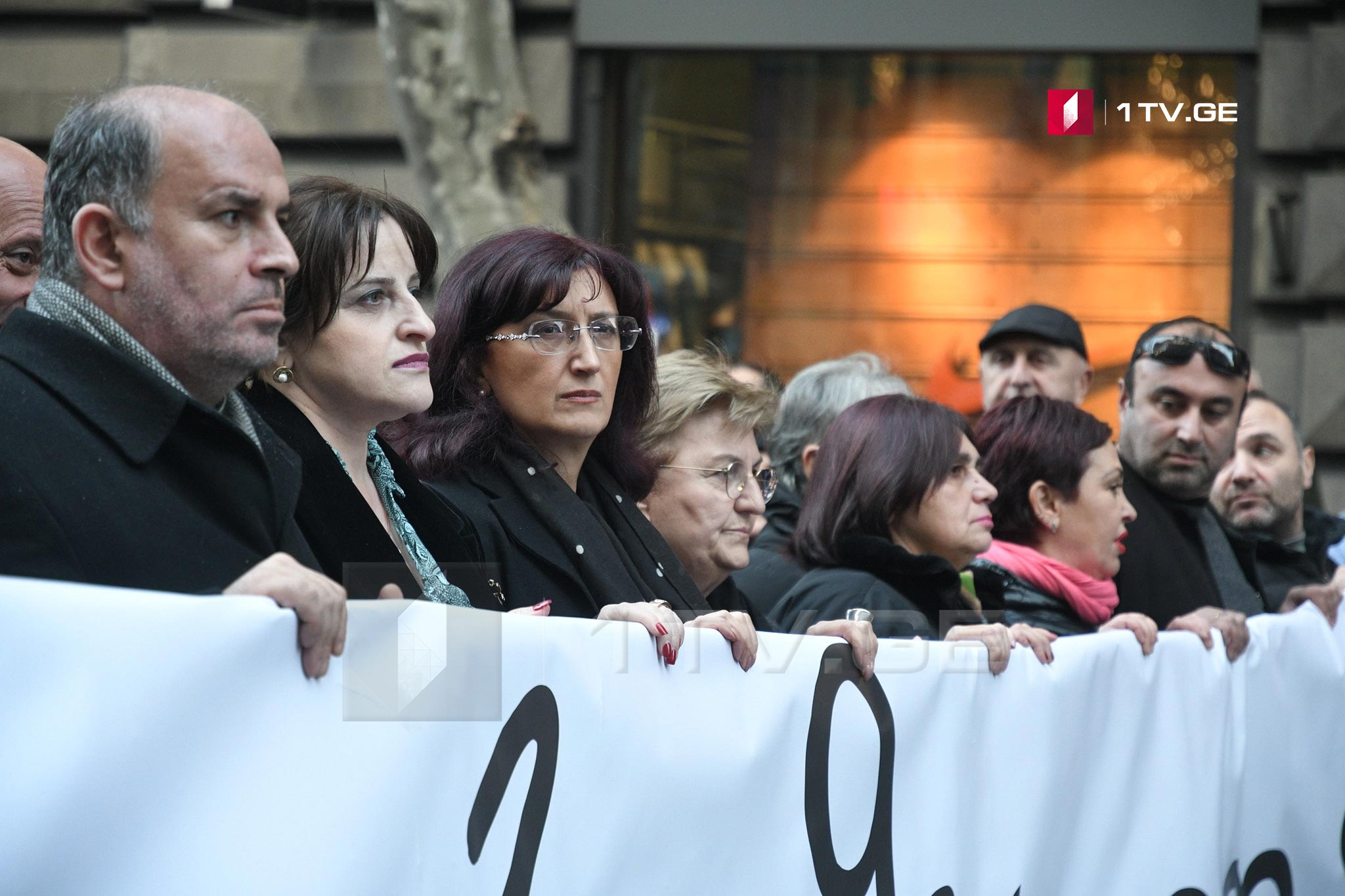 აქციის „გვახსოვს 7 ნოემბერი“ მონაწილეებმა ზაზა სარალიძესა და მალხაზ მაჩალიკაშვილს სოლიდარობა გამოუცხადეს