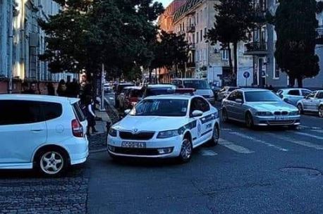 ბათუმში მოქალაქეებმა მძარცველი დააკავეს და სამართალდამცველებს გადასცეს