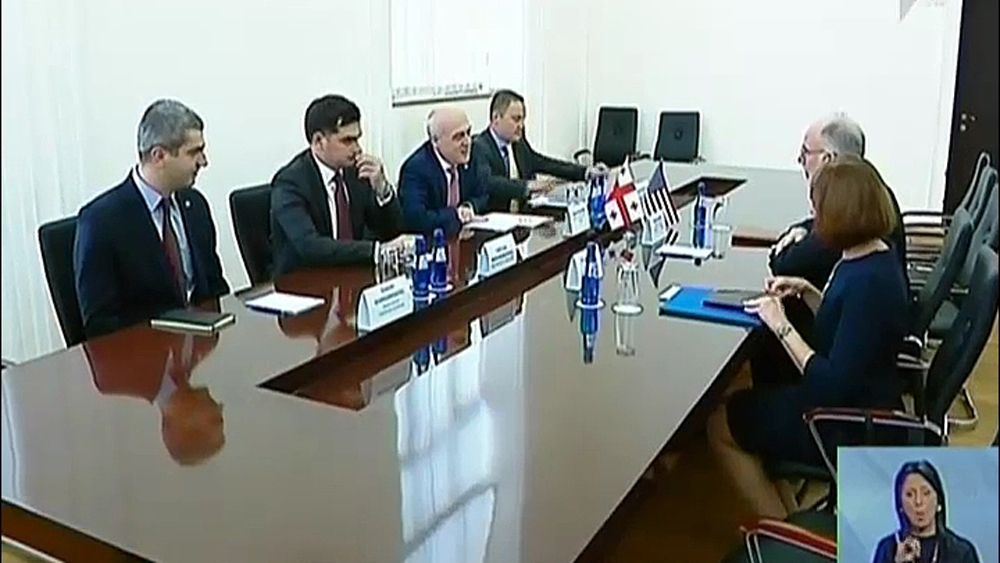შეხვედრა საგარეო უწყებაში