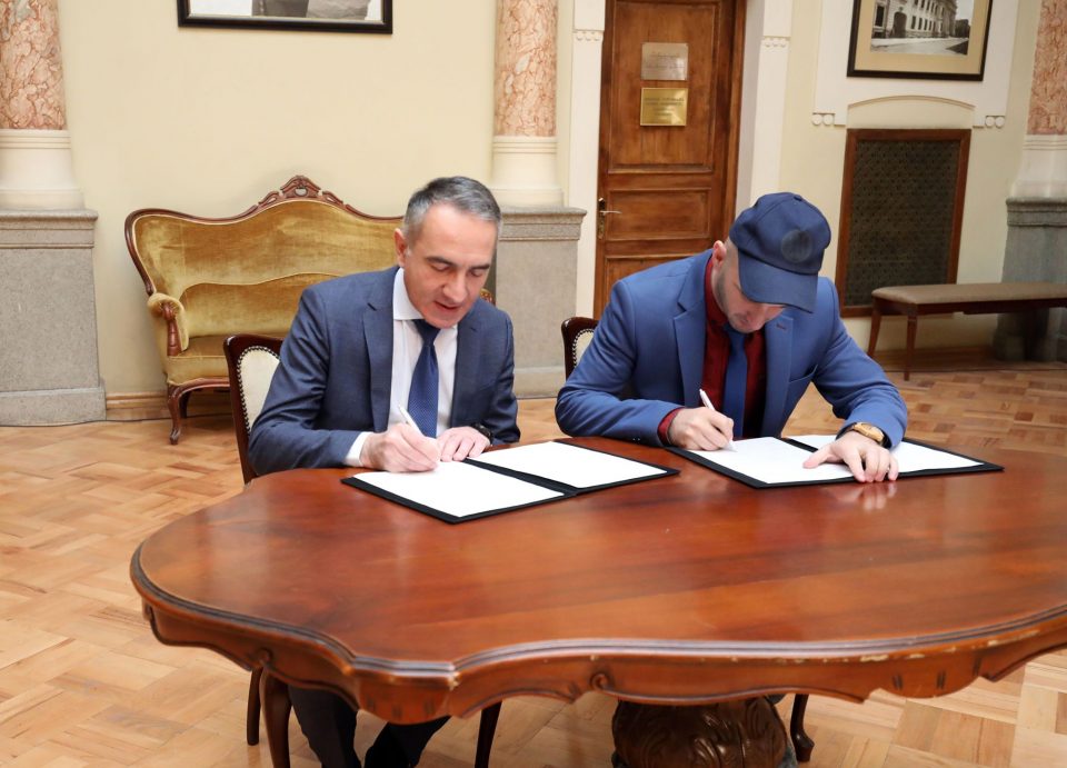 ეროვნული ბიბლიოთეკის ელექტრონულ რესურსებზე წვდომის მიზნით, განათლების სამინისტროსა და ბიბლიოთეკას შორის მემორანდუმი გაფორმდა