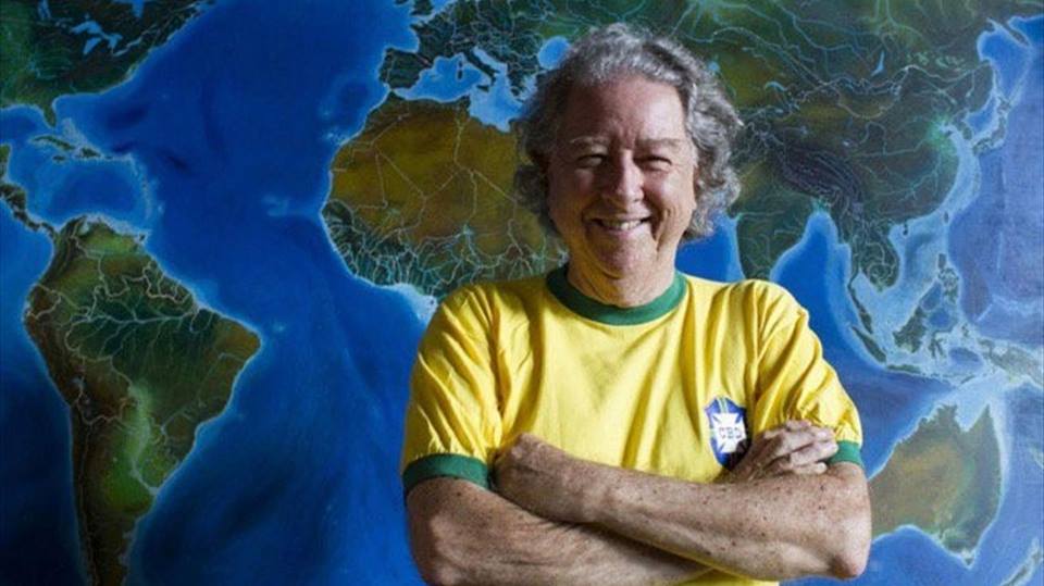 გარდაიცვალა მწერალი, რომელმაც ბრაზილიის ყვითელი ფორმა მოიგონა