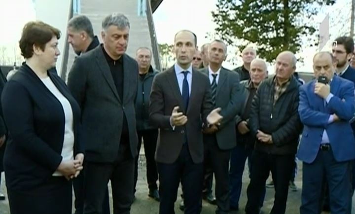 შეხვედრა ფოთში