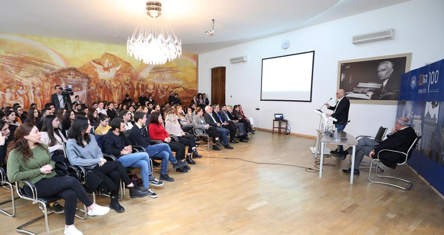 საქართველოს ფინანსთა მინისტრი თსუ-ს სტუდენტებს შეხვდა