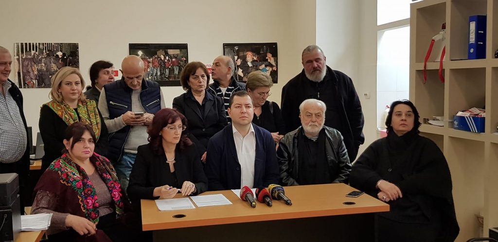 დიდუბის ეკლესიასთან, ბუტა რობაქიძის მკვლელობის ადგილას დღეს მემორიალი გაიხსნება