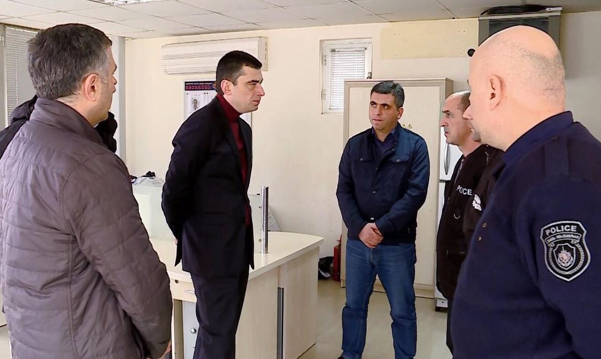 გიორგი გახარია სამეგრელო-ზემო სვანეთის პოლიციის დეპარტამენტის თანამშრომლებს შეხვდა