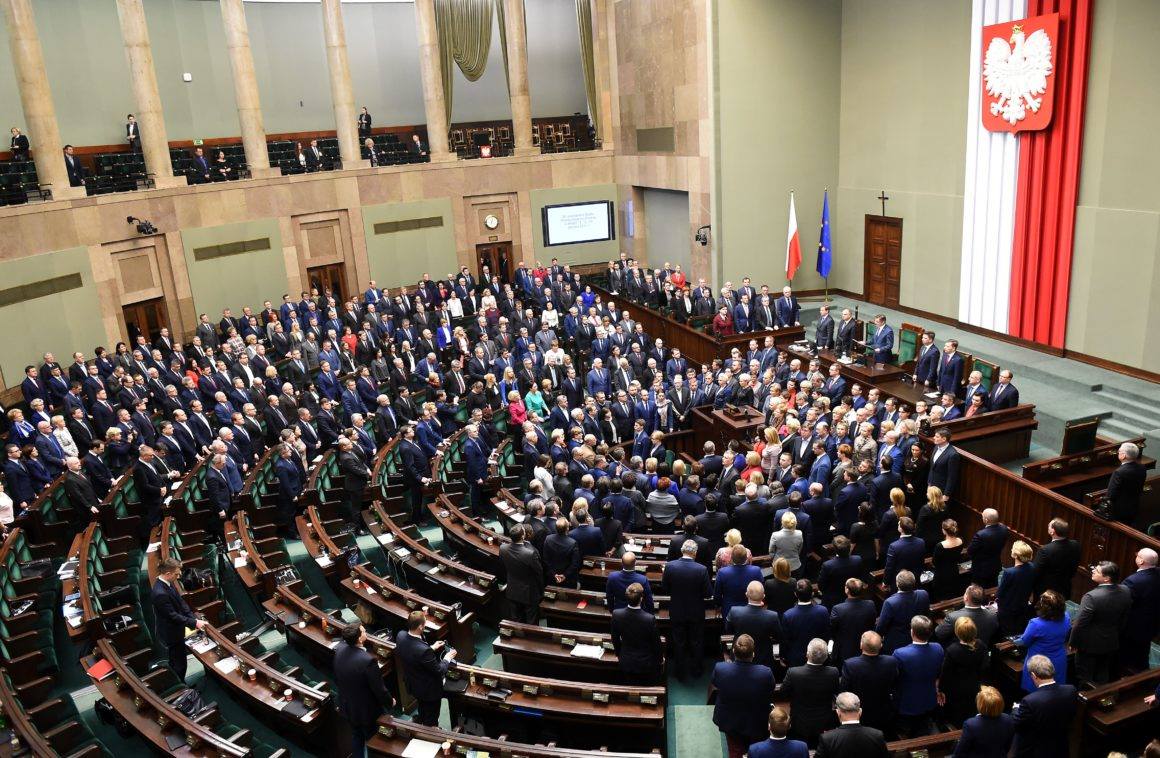 პოლონეთის სენატმა უზენაესი სასამართლოს შესახებ არსებულ სადავო კანონში ცვლილებები შეიტანა