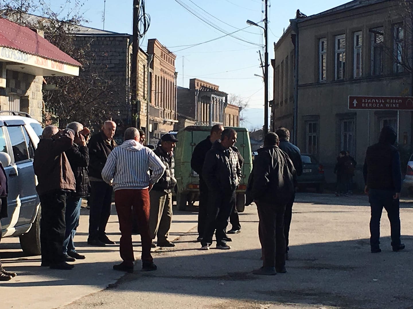ველისციხეში ადგილობრივები ექსპრეზიდენტის ძმას, დავით სააკაშვილს მოსახლეობის ერთმანეთთან დაპირისპირებაში ადანაშაულებენ