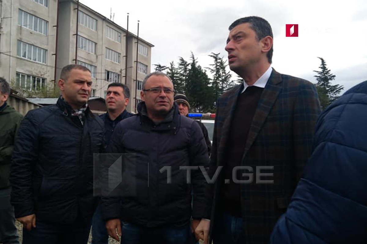 გიორგი გახარია ზუგდიდში სტიქიისგან დაზარალებულ დევნილებს შეხვდა [ფოტო]
