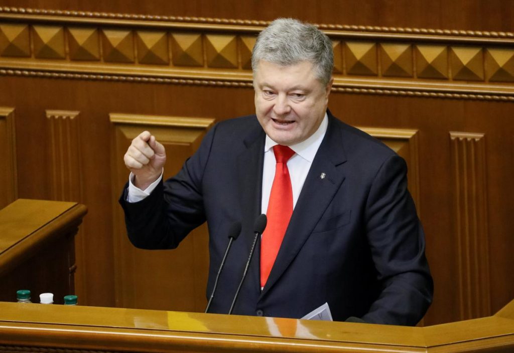 Петр Порошенко заявляет, что Россия значительно нарастила количество военных на границе с Украиной