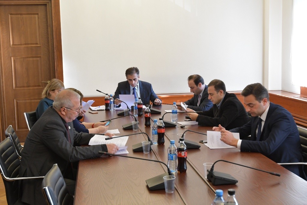 საპროცედურო საკითხთა კომიტეტი პარლამენტის რეგლამენტის პროექტს მეორე მოსმენით განიხილავს