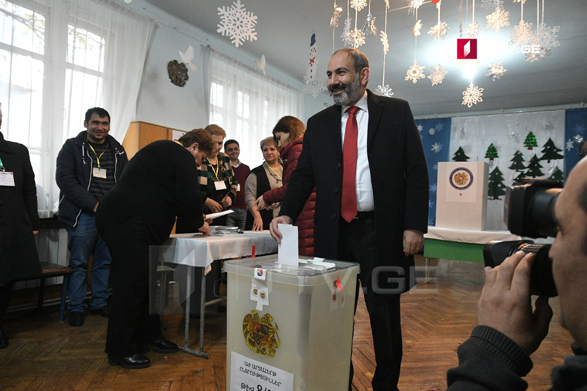 ხმათა 81 პროცენტის დათვლის შემდეგ, სომხეთის ვადამდელ საპარლამენტო არჩევნებში ნიკოლ ფაშინიანის ბლოკი 70 პროცენტით ლიდერობს