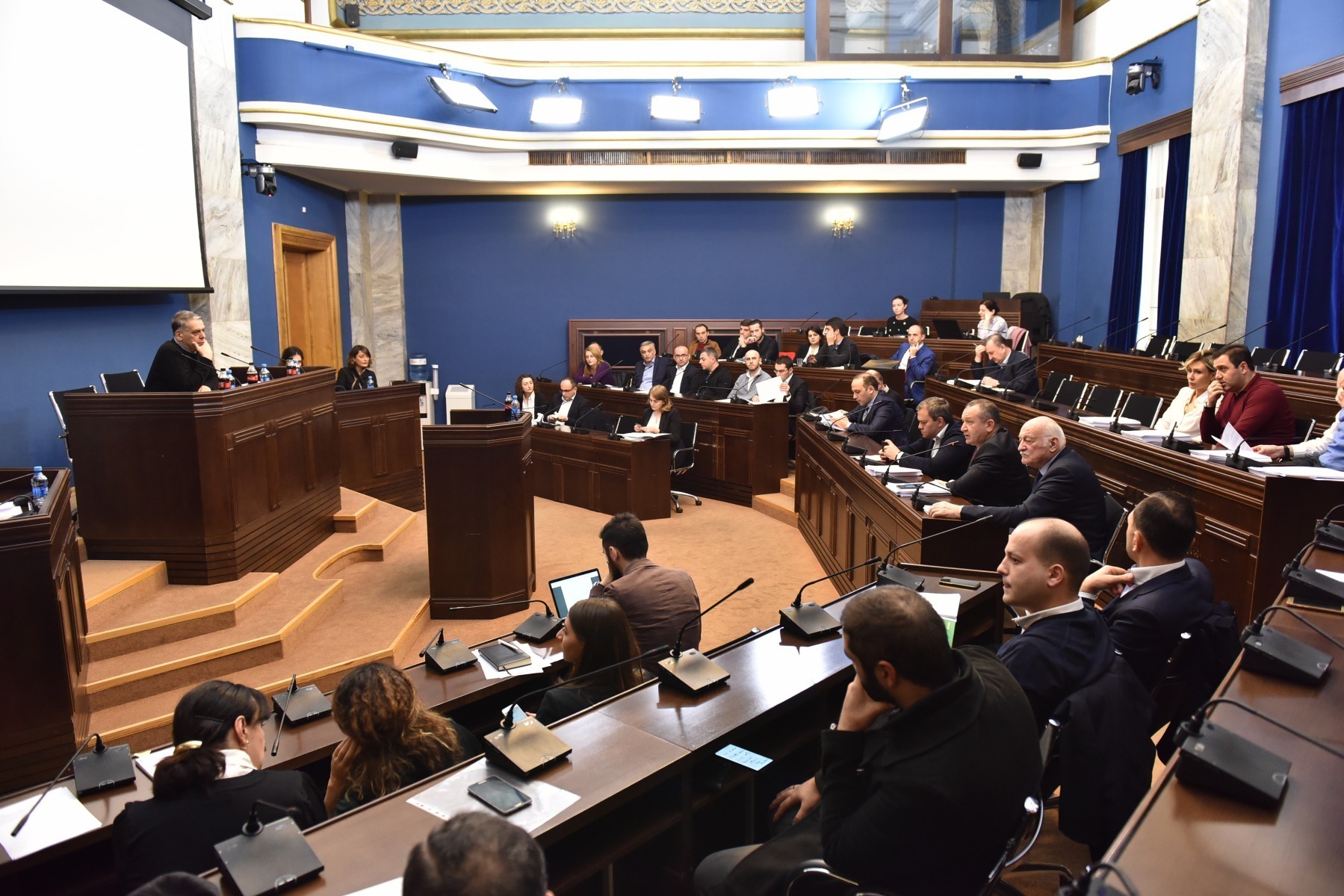 პარლამენტი „საბაჟო კოდექსში“ ცვლილებებზე იწყებს მსჯელობას
