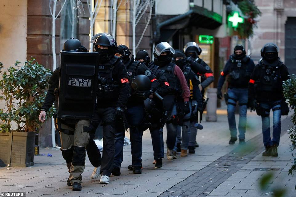 საფრანგეთის პოლიციამ საშობაო ბაზრობაზე თავდამსხმელთან დაკავშირებული ოთხი პირი დააკავა