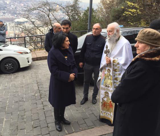 სალომე ზურაბიშვილი მთაწმინდაზე, მამა დავითის ეკლესიაში იმყოფებოდა [ვიდეო]