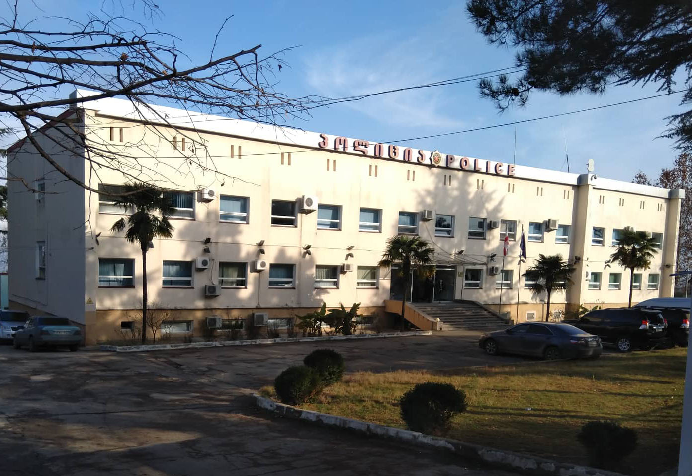 კახეთის პოლიციის მთავარ სამმართველოში ველისციხეში დაშავებული პოლიციელების გამოკითხვა მიმდინარეობს  