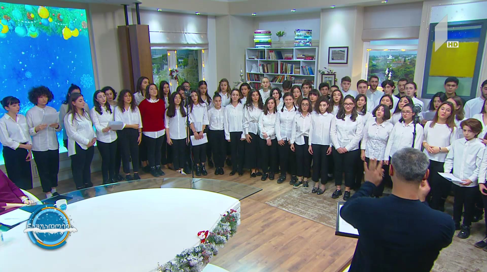 მუსიკა #ნაშუადღევს  ევგენი მიქელაძის სასწავლებლის საგუნდო-სადირიჟორო გუნდი -Three Jazzy Bell Carols