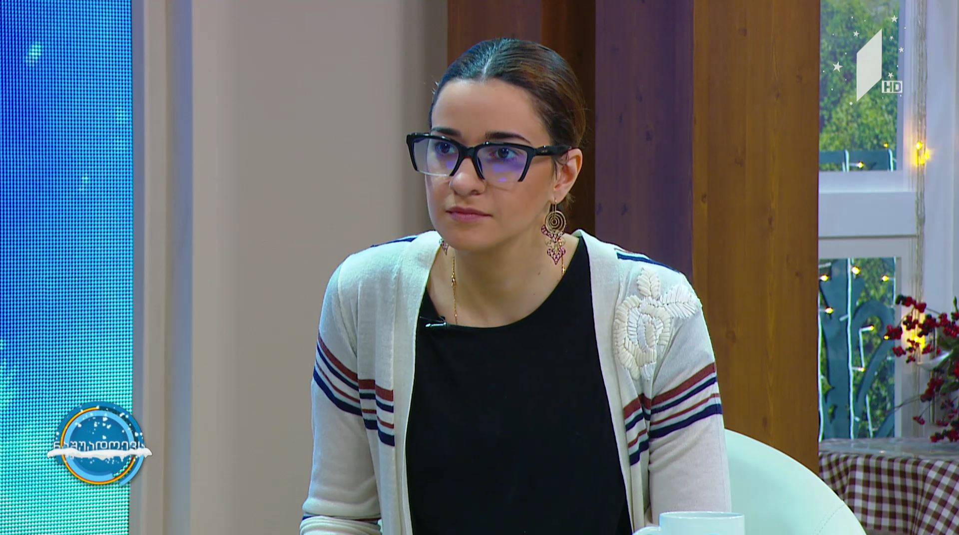 #ნაშუადღევს თეონა იამანიძე - მხატვრის პორტრეტი