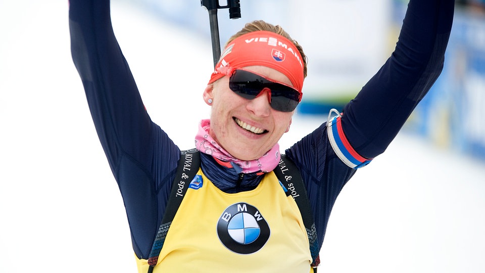  ქალთა შორის 12.5 კილომეტრიანი მას-სტარტი კუზმინამ მოიგო | ბიატლონი