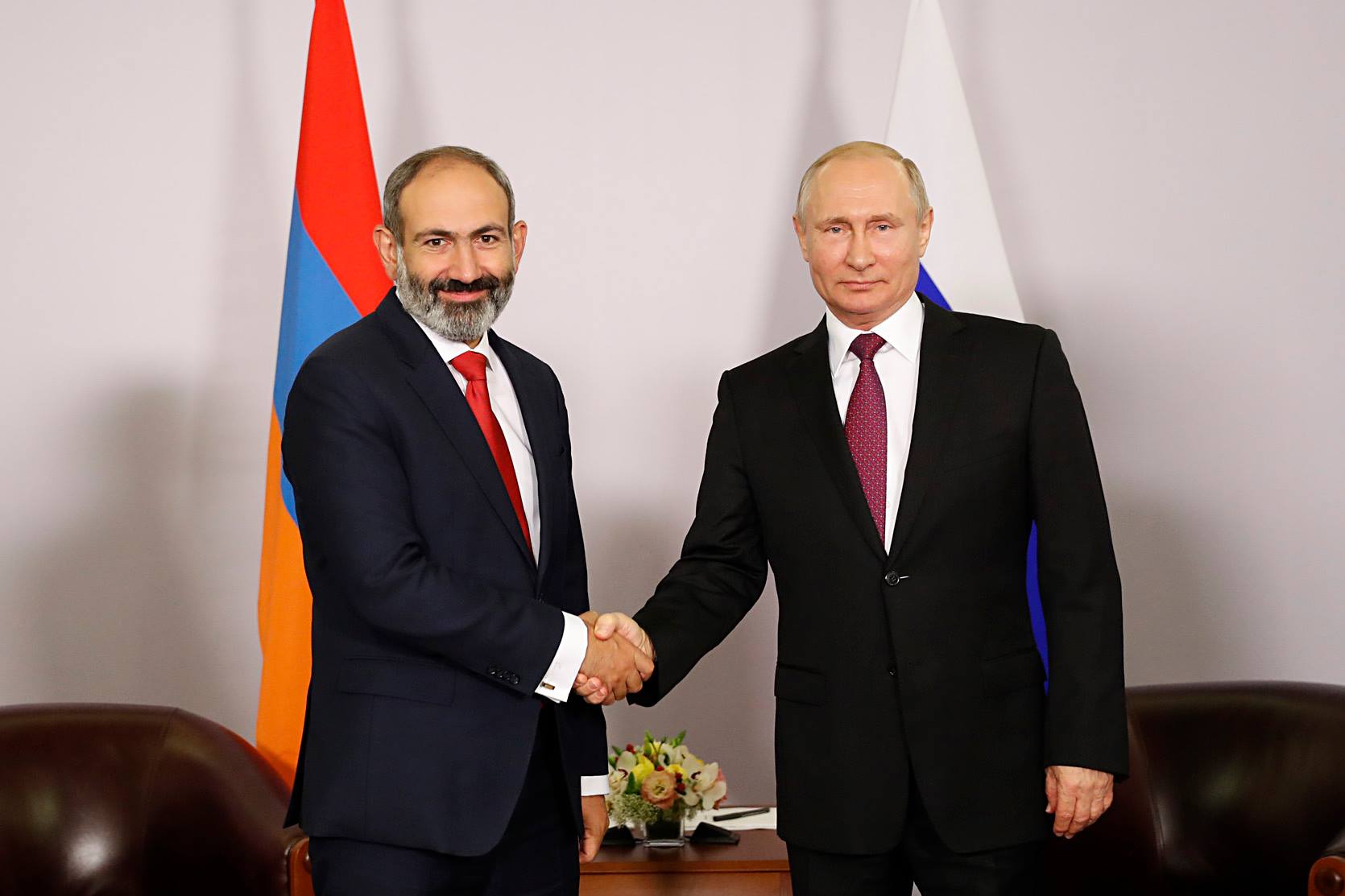 ნიკოლ ფაშინიანი ოფიციალური ვიზიტით მოსკოვს ეწვევა