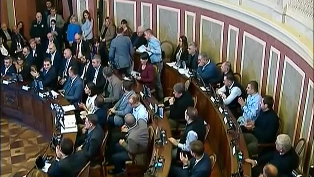 საკრებულოს ხმაურიანი სხდომა