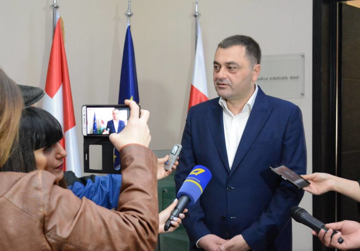 რუსთავის მერი - რუსთავი-თბილისის მიკროავტობუსით მგზავრობის გაძვირება თვითნებურად მოხდა