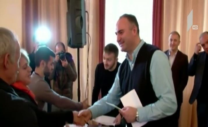 ბინები დევნილი ოჯახებისთვის
