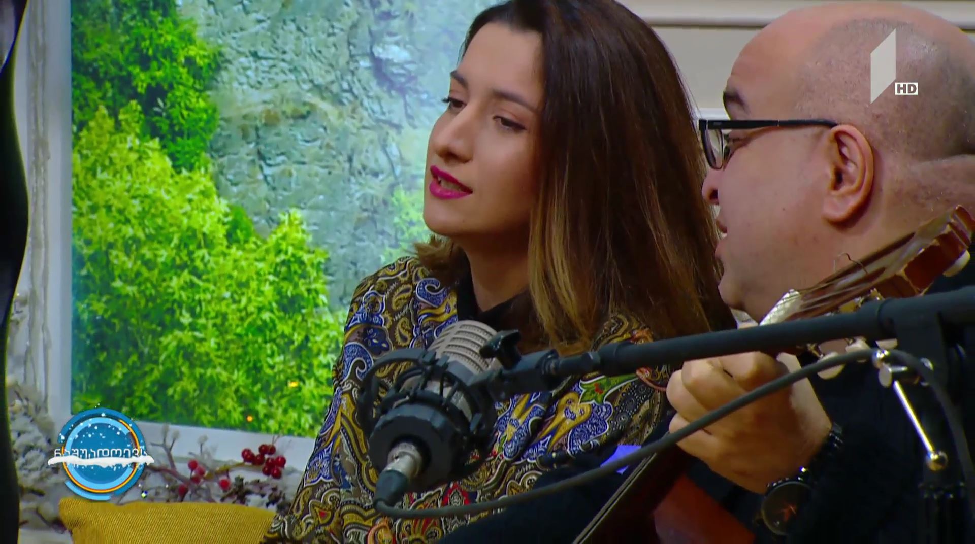 მუსიკა #ნაშუადღევს ლაშა ღლონტი, ანი ღლონტი, თორნიკე მაისურაძე - "ფიფქებო, ფიფქებო, ქათქათა ფიფქებო"...