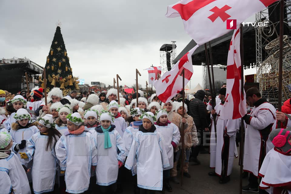 Tbilisi, Georgia. 7th Jan, 2016. Georgian people march during Alilo, a  religious procession, to celebrate the Orthodox Christmas in Tbilisi,  capital of Georgia, on Jan. 7, 2016. Georgians celebrate Christmas on Jan.