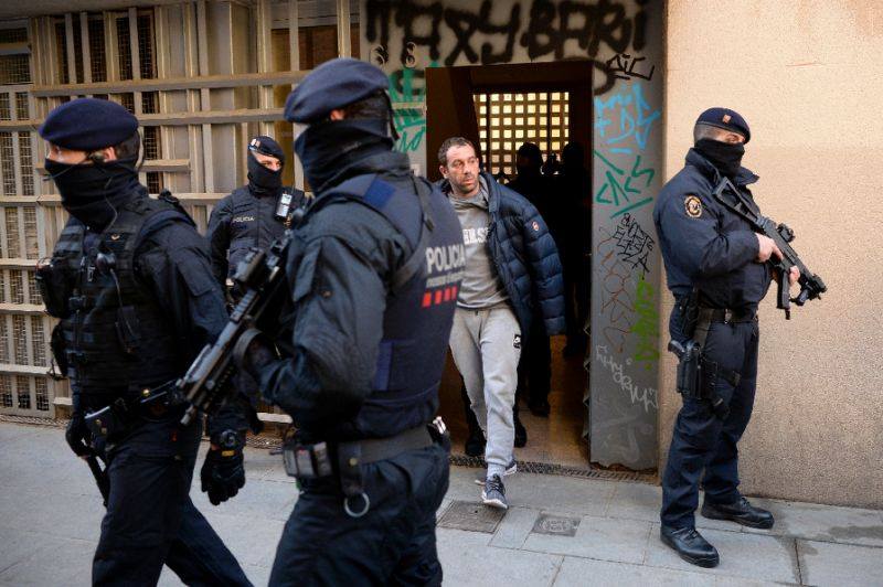 პოლიციამ ესპანეთში ანტიტერორისტული ოპერაციის შედეგად 14 ადამიანი დააკავა