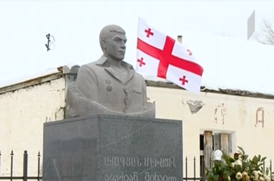 სოფელ ბუღაშენის მოსახლეობა აცხადებს, რომ ​მიხაილ ავაქიანის ძეგლი 25 წლის წინ დაიდგა, ხოლო წელს რესტავრაცია ჩაუტარდა [ვიდეო]
